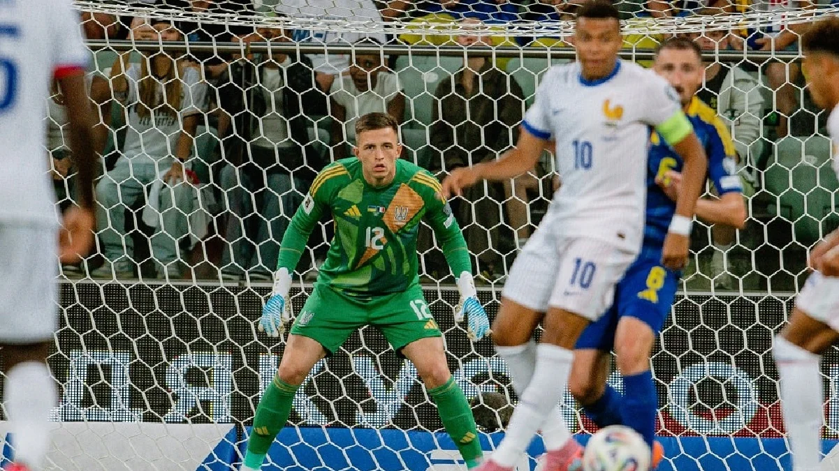 Анатолій Трубін і Кіліан Мбаппе / Фото Д. Балашов