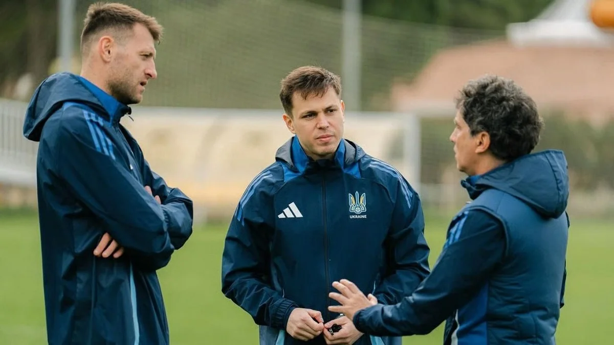 Кирилл Мазур (по центру) / фото: instagram.com/kyrylomazur