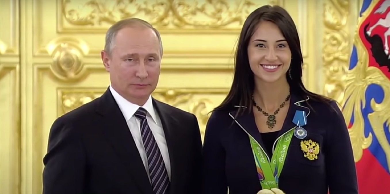 Яна Єгорян та Володимир Путін / Скріншот