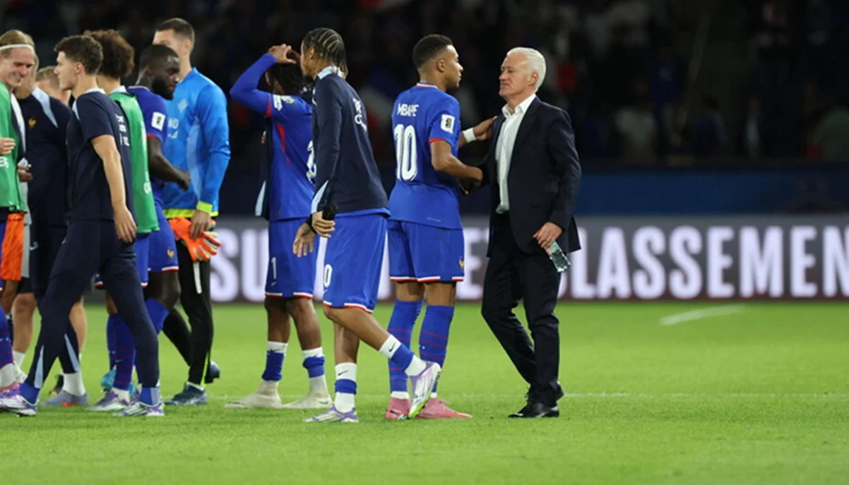 Мбаппе и Дидье Дешам / фото: LP/Olivier Arandel