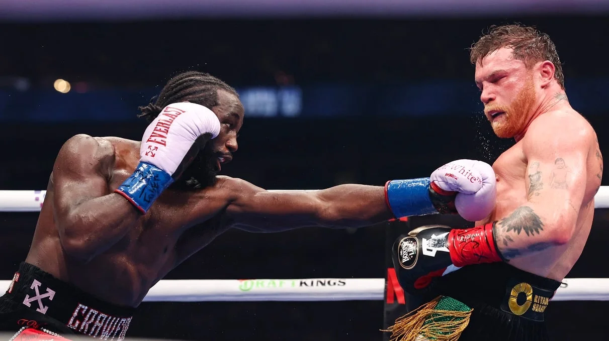 Теренс Кроуфорд побил Сауля Канело Альвареса / Photo by Ed Mulholland/TKO Worldwide LLC via Getty Images