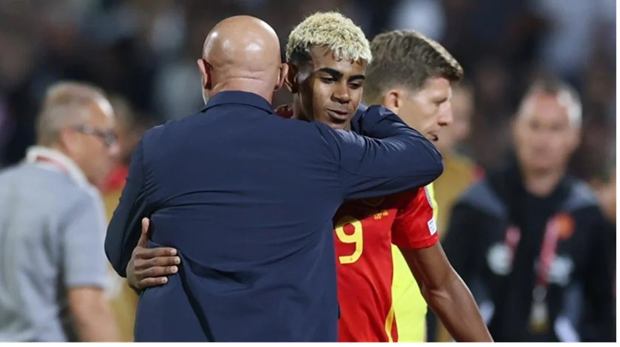 Ламин Ямаль / фото: VASSIL DONEV / EFE