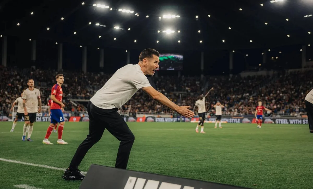 Роберт Колендовіч / Погонь