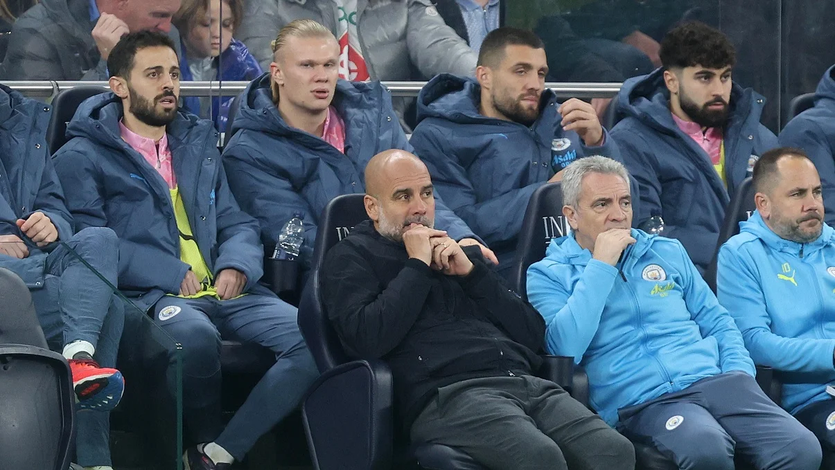 Бернарду (крайний слева) / Crystal Pix/MB Media/Getty Images