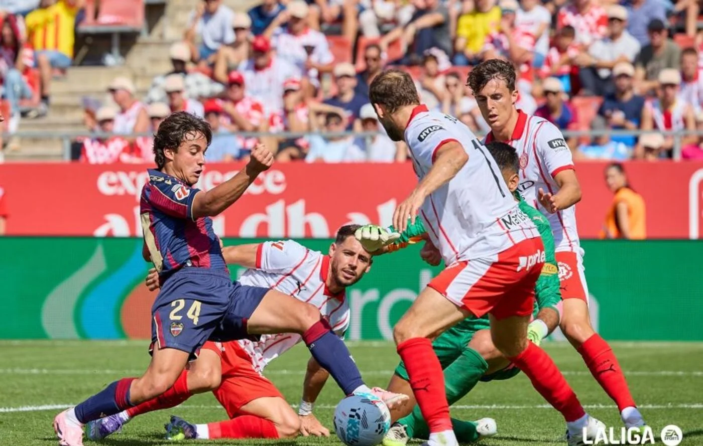 Фото к новости: Ванат пережил ужас в дебюте на Монтиливи – Жирона вдевятером потерпела унижение, украинец почти не касался мяча