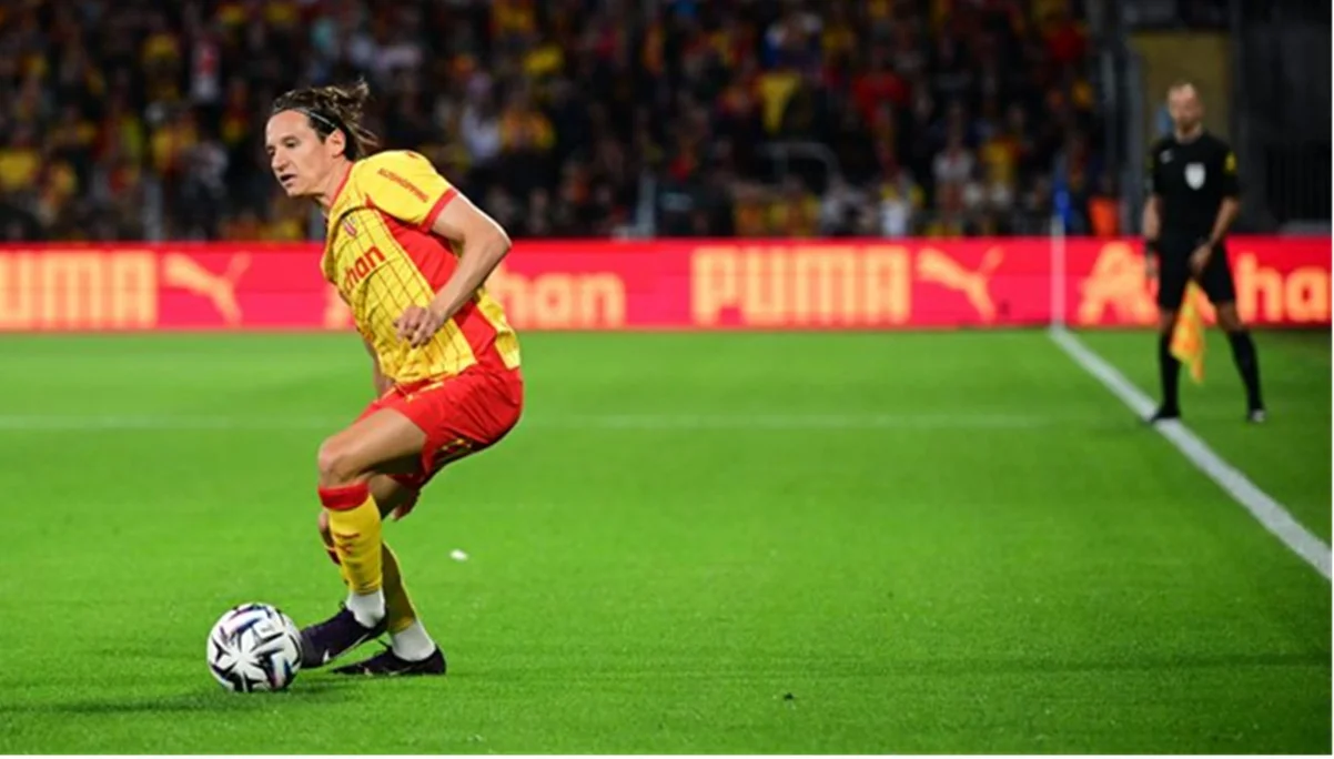 Фото к новости: Соперник Довбика опозорился, проиграв третий матч, чемпион мира во второй раз забил в Лиге 1, остановив победное шествие Жиру