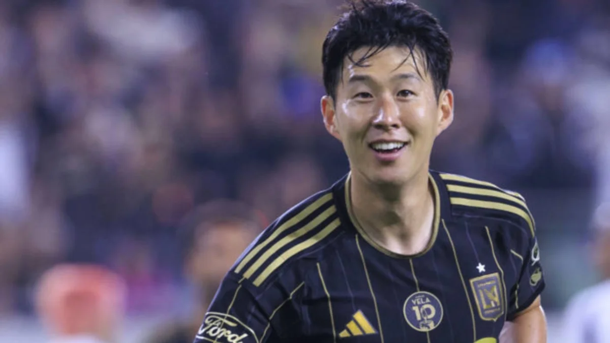 Фото к новости: МЛС: Сон и Смоляков разгромили Солт-Лейк, Остин Сватка вырвал победу над участником Клубного ЧМ (ВИДЕО)