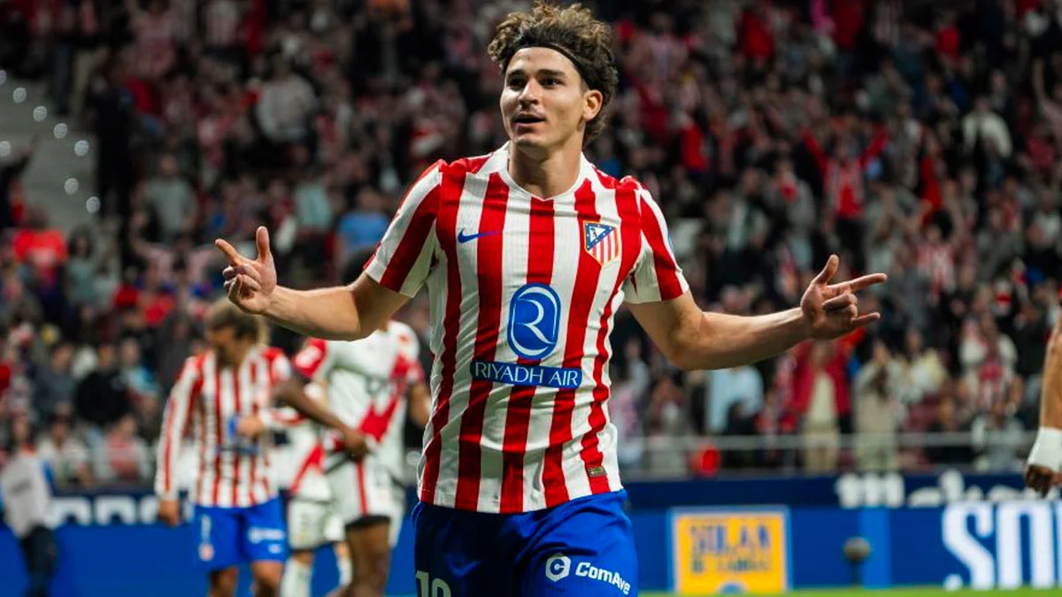 Хулиан Альварес отметился хет-триком в воротах Райо Вальекано / LaLiga