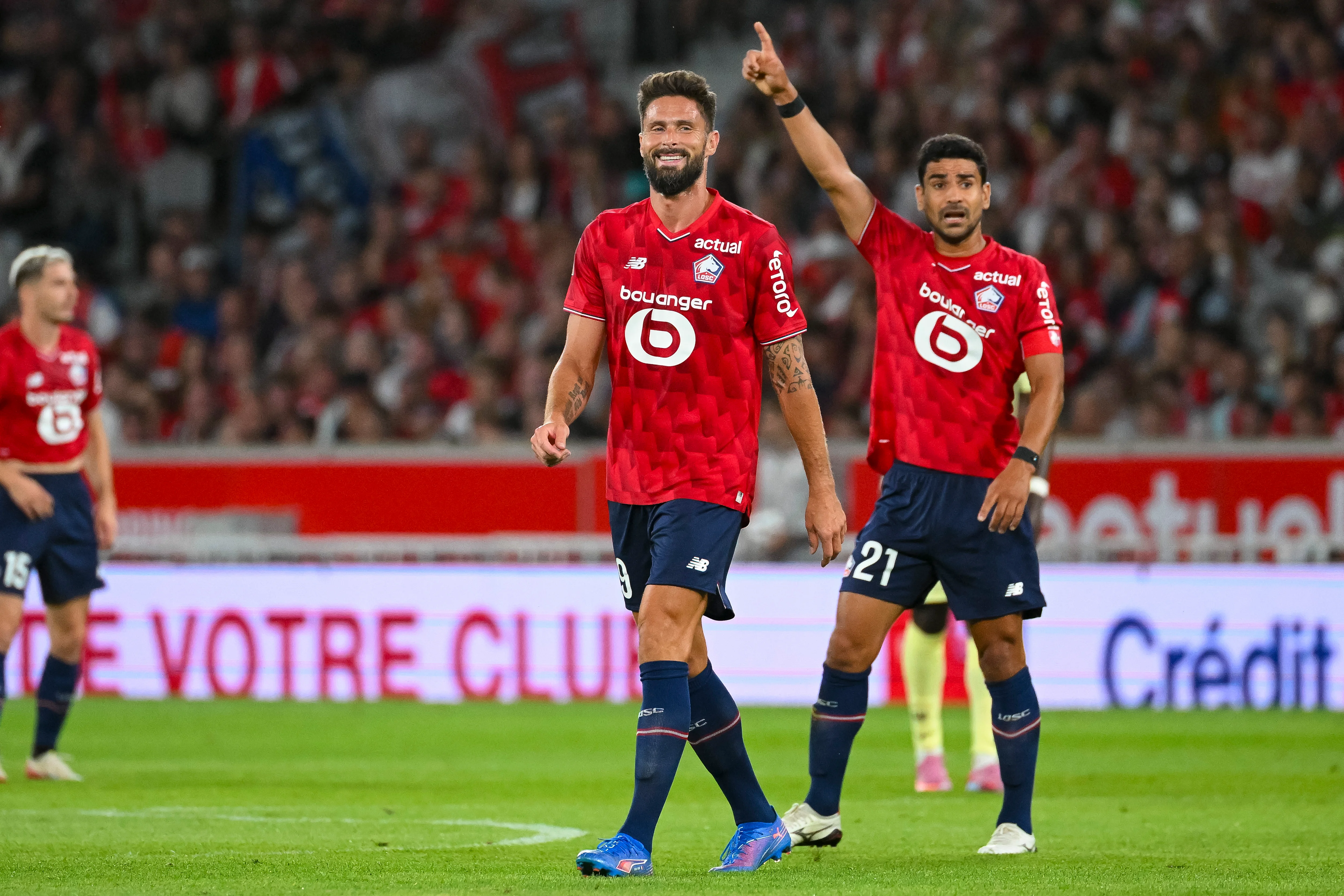 Фото к новости: Жиру принес победу Лиллю в матче с Бранном, Стяуа удержала выездную победу над Гоу Эхед Иглз