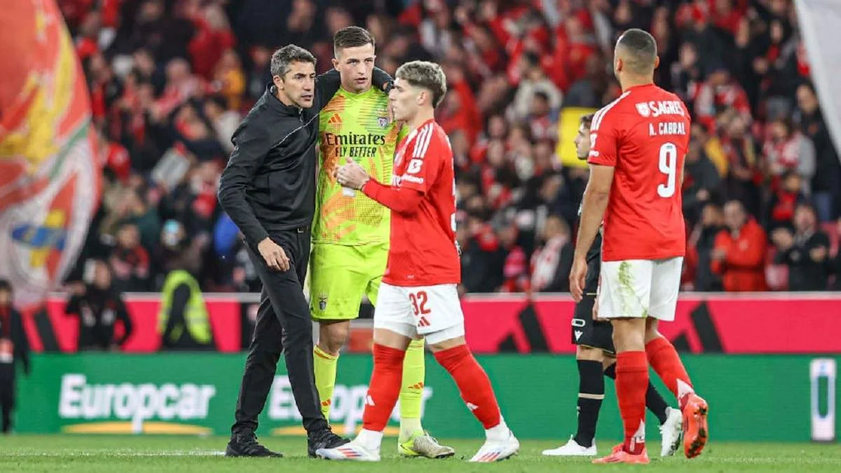 Анатолій Трубін з Бруну Лаже / ФК Бенфіка