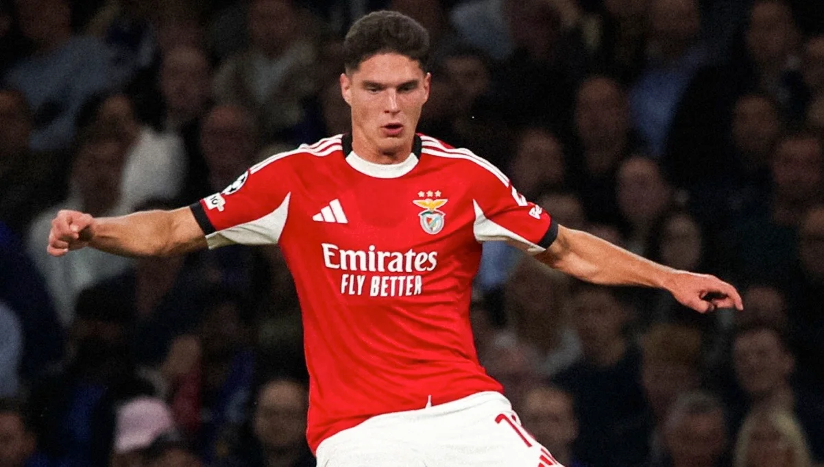 Фото к новости: Бенфика проиграла Челси – возвращение Моуринью на Стэмфорд Бридж, шанс Судакова, Трубин едва не привез и покалечил своего