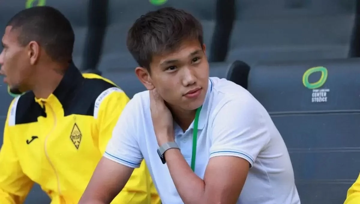 Фото к новости: Вратарю Кайрата подарили автомобиль после 0:5 от Реала – это сделал частный бизнесмен (ФОТО)