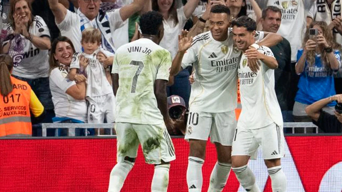 Фото к новости: Реал победил Вильярреал – дубль Винисиуса и гол+пас Мбаппе вернули "сливочных" на вершину Ла Лиги