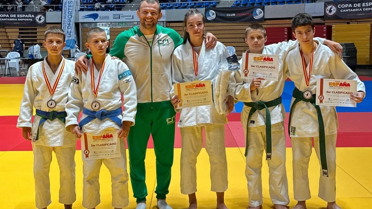 Українські медалісти турніру Copa de España A – Santander / фото: Академія Івана Васильчука