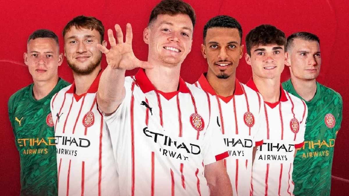 Жоель Рока (другий праворуч) вже забиває з пасів Циганкова 