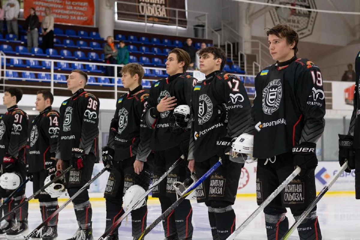 Гравці Кременчука/ фото: ХК Кременчук