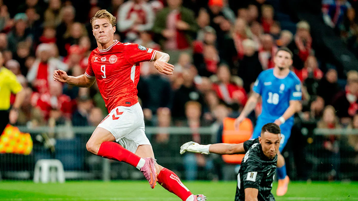 Расмус Хьойлунд відкрив рахунок у матчі Данії проти Греції / MADS CLAUS RASMUSSEN/Ritzau Scanpix/AFP via Getty Images