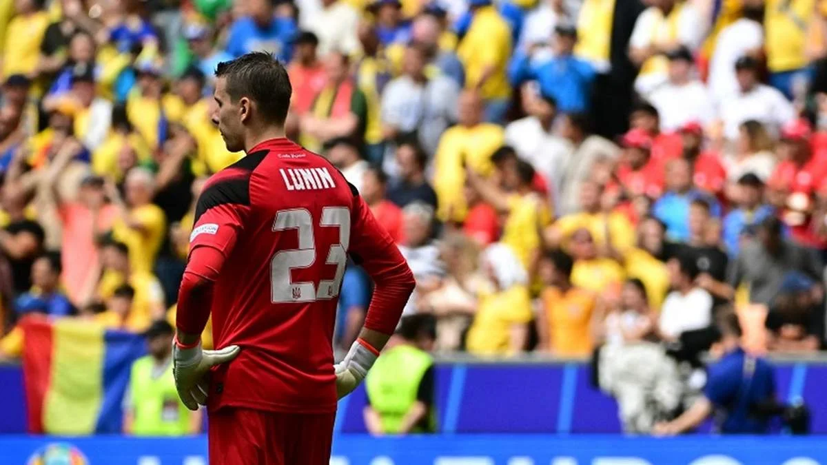 Андрій Лунін / фото: TOBIAS SCHWARZ/AFP via Getty Images