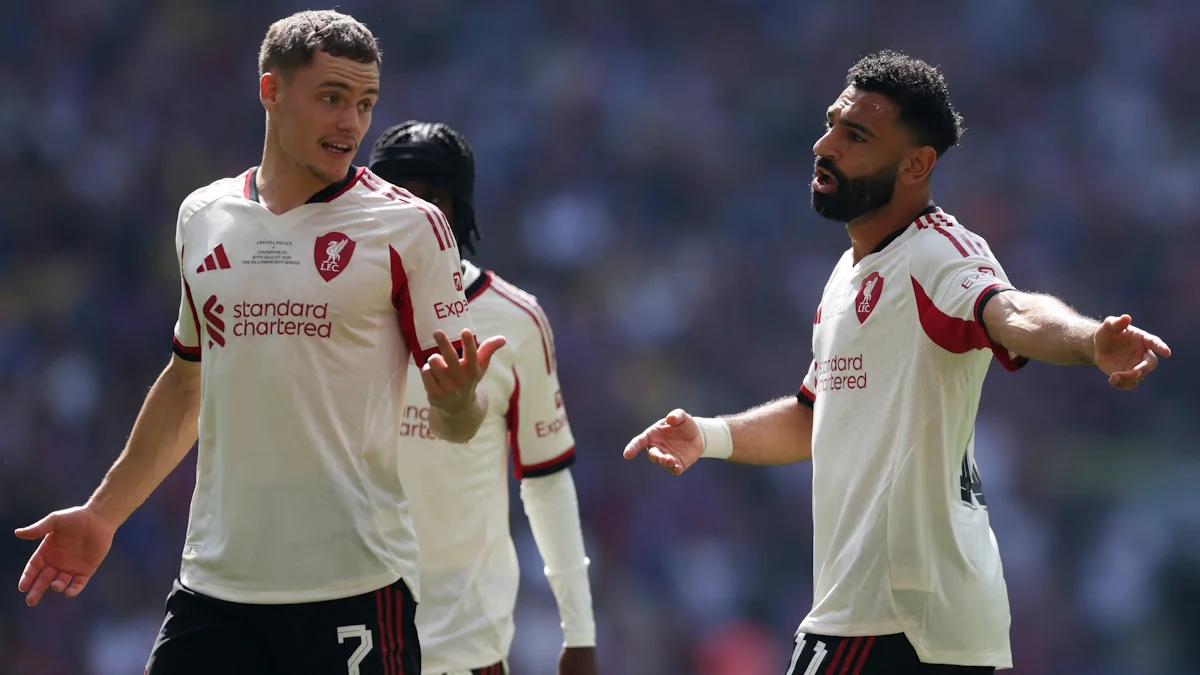 Фото к новости: Салах передбачав кризу Ліверпуля: фрустрація Вірца й Ісака, заміна Тренту і трагедія Жоти – причини невдач команди Слота