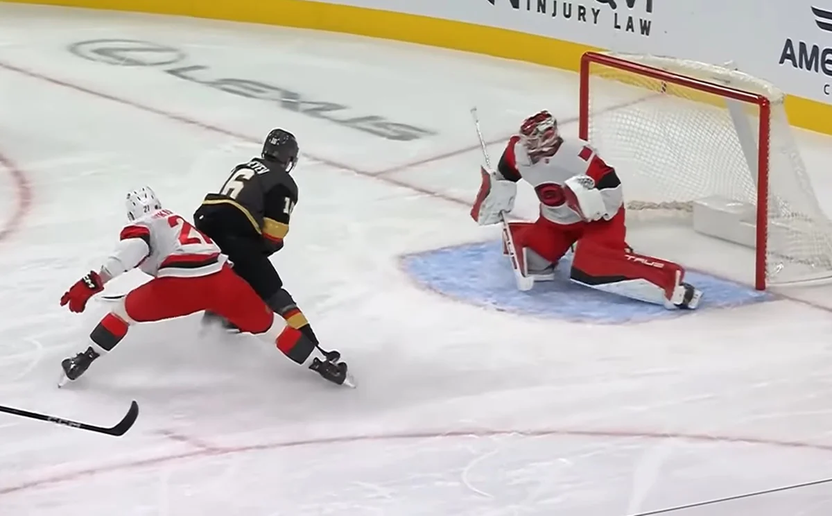 Вегас переміг вп'яте у сезоні – на цей раз Кароліну / скріншот