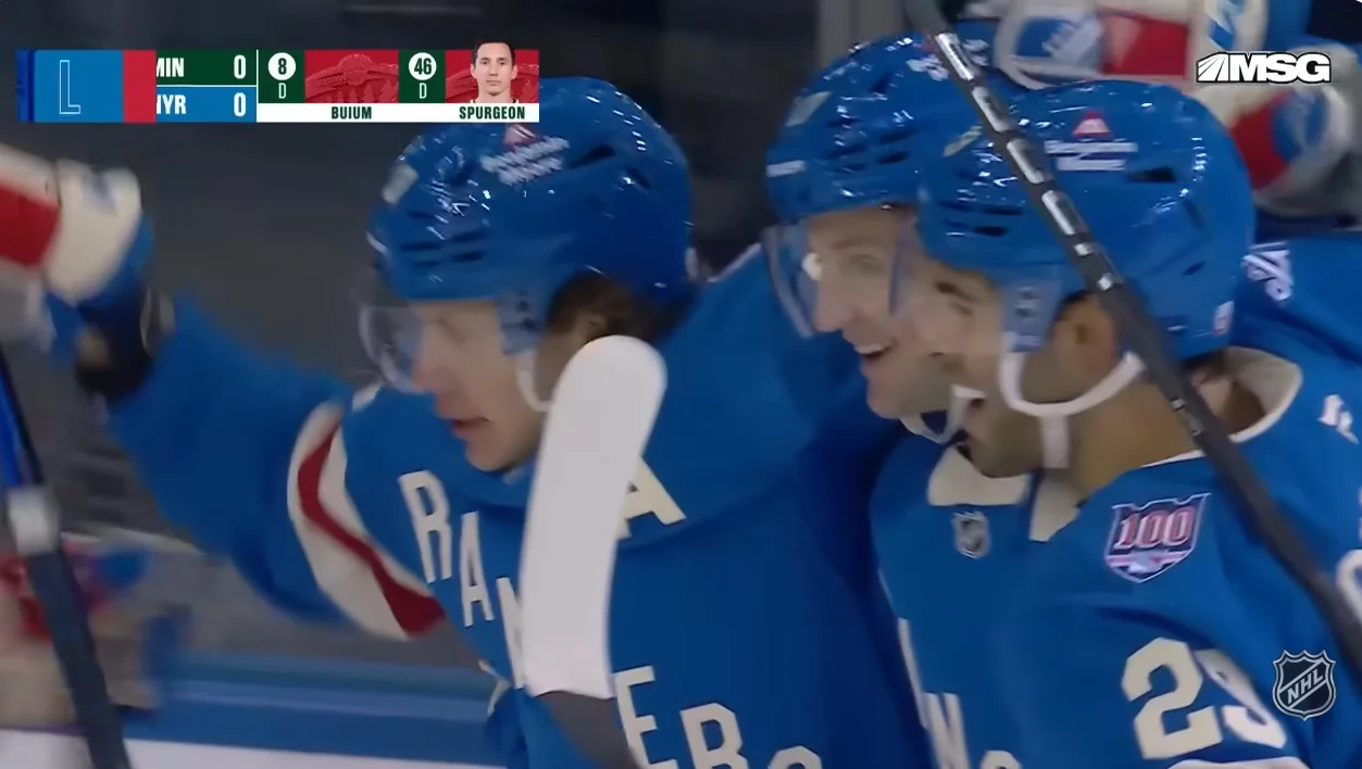 Рейнджерс наконец-то забросили шайбу на своей площадке / скриншот