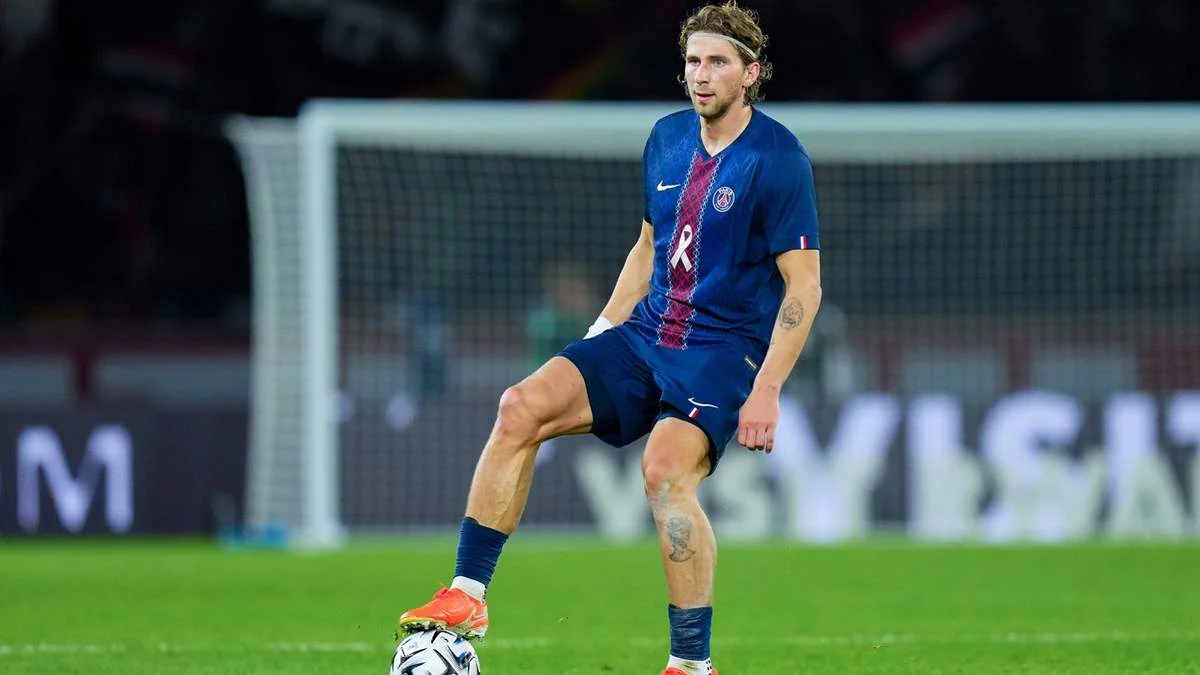 Фото к новости: Забарный выйдет в основе ПСЖ против Байера: стартовые составы и онлайн-трансляция матча Лиги чемпионов