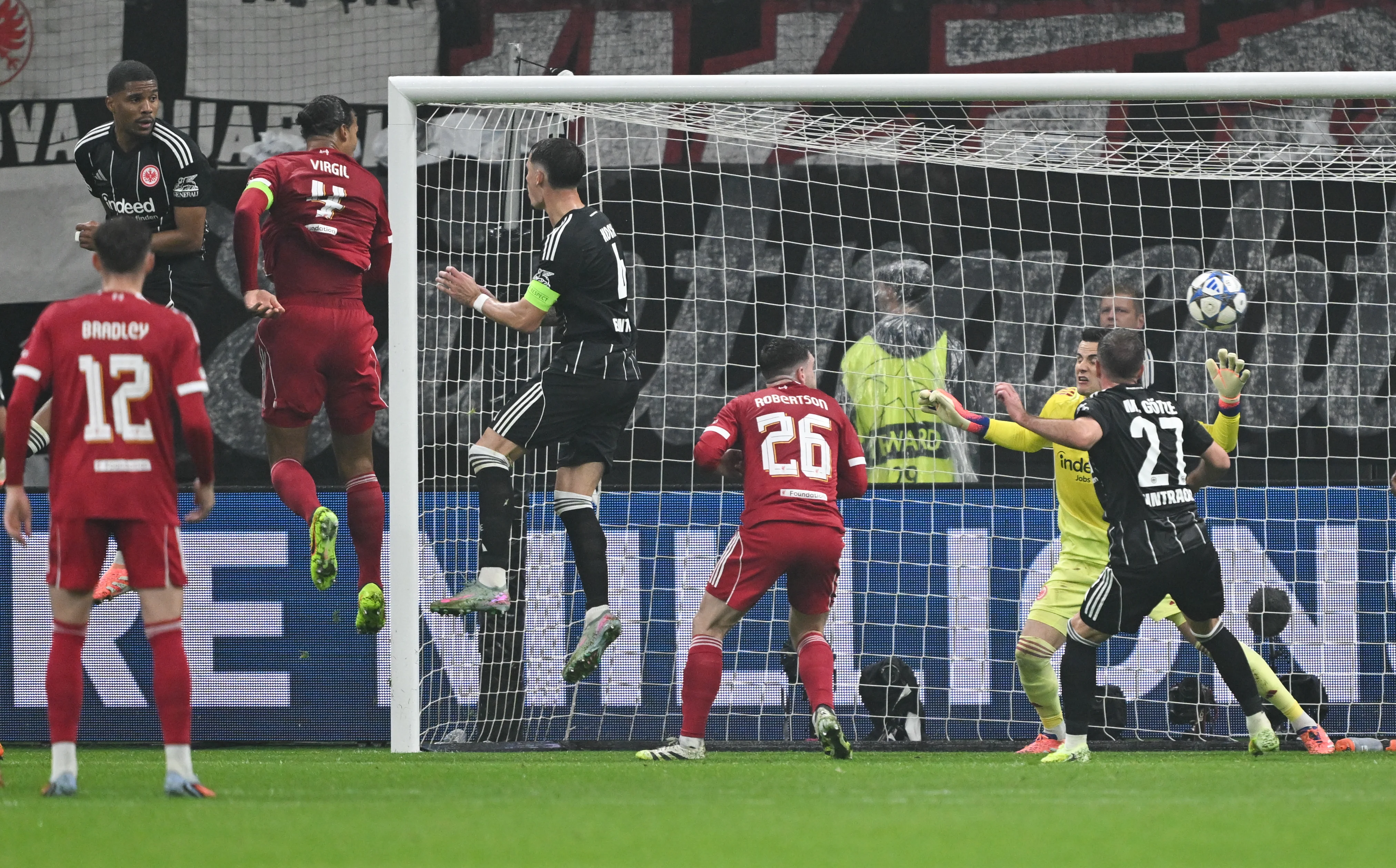 Айнтрахт – Ливерпуль – 1:5 / Photo by Arne Dedert/picture alliance via Getty Images