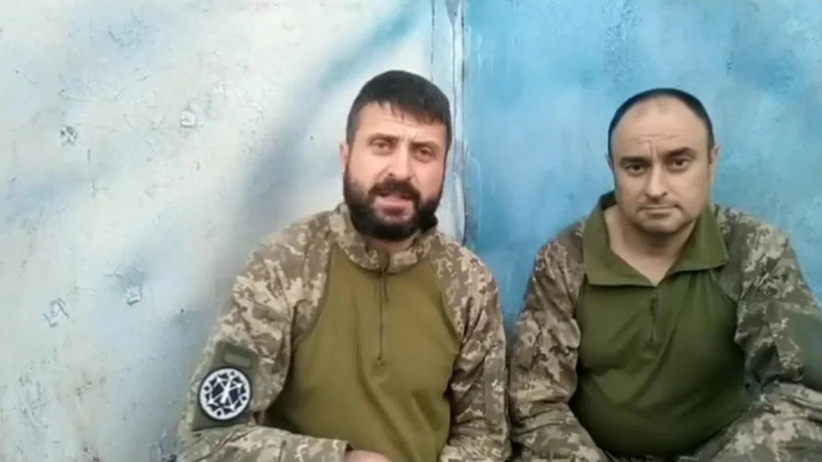 Алексей Иванов (справа) / скриншот