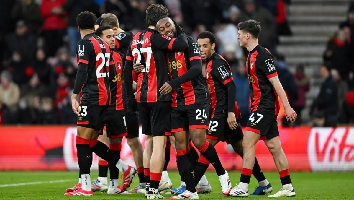 Забарний обіймає Семеньо / Getty Images