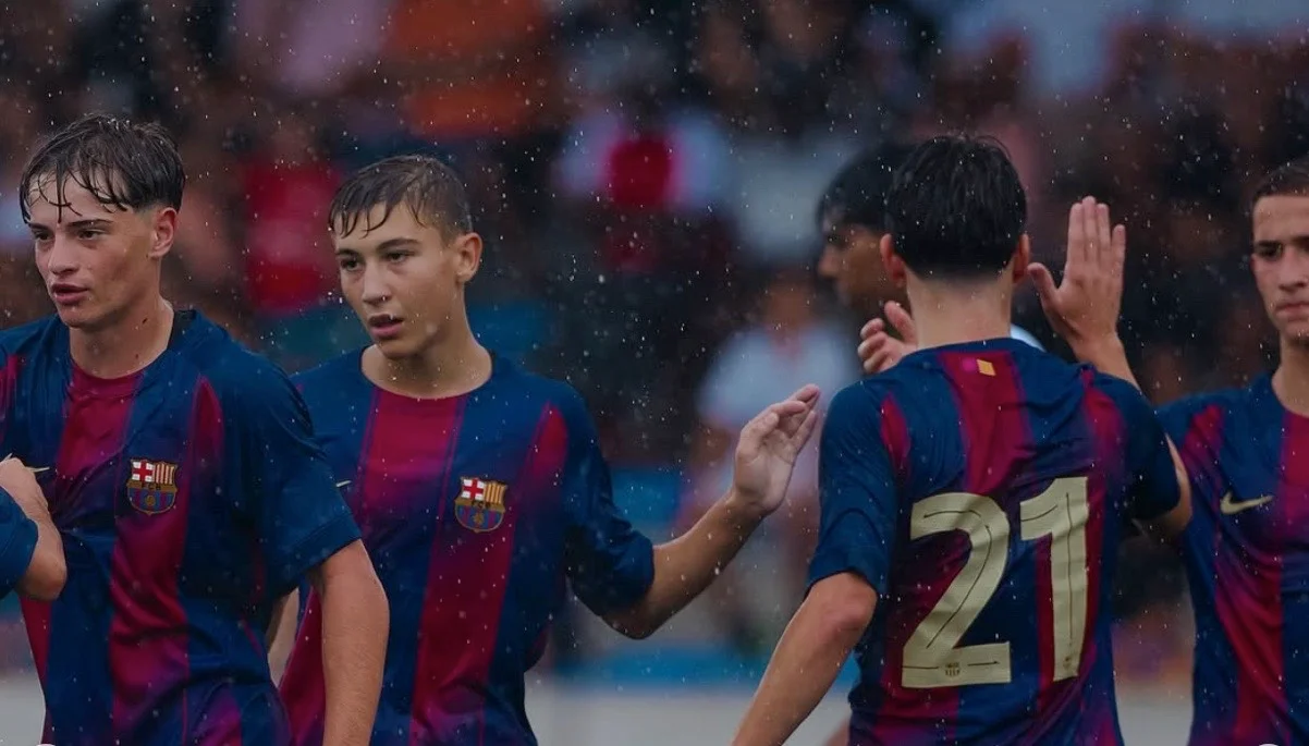 Артем Рибак (другий зліва) / фото із соцмереж