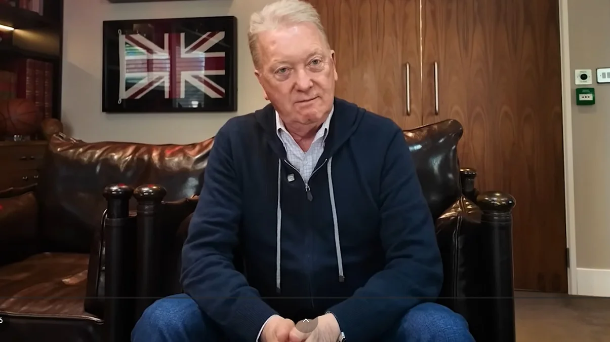 Фрэнк Уоррен / Стоп-кадр из видео