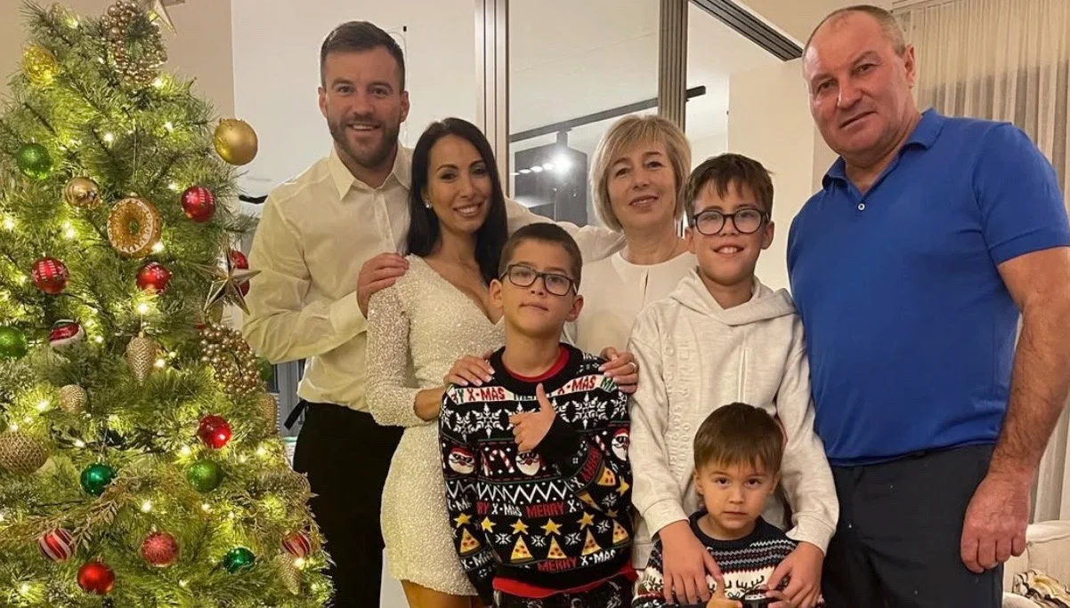 Ярмоленко зі родиною / фото із соцмереж