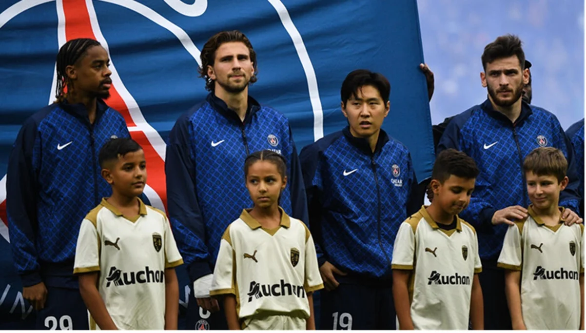 Фото к новости: Забарному предсказали роль на матч ПСЖ – французские СМИ неоднозначны в своем прогнозе