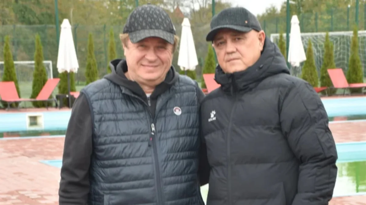 Александр Заваров (слева) / фото: ФК Ольховцы