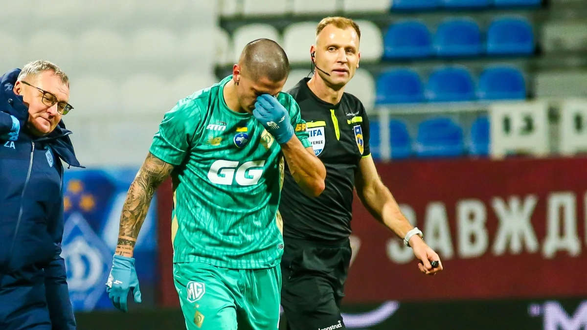 Денис Попов не впечатляет Владислава Ващука / фото: ФК Динамо