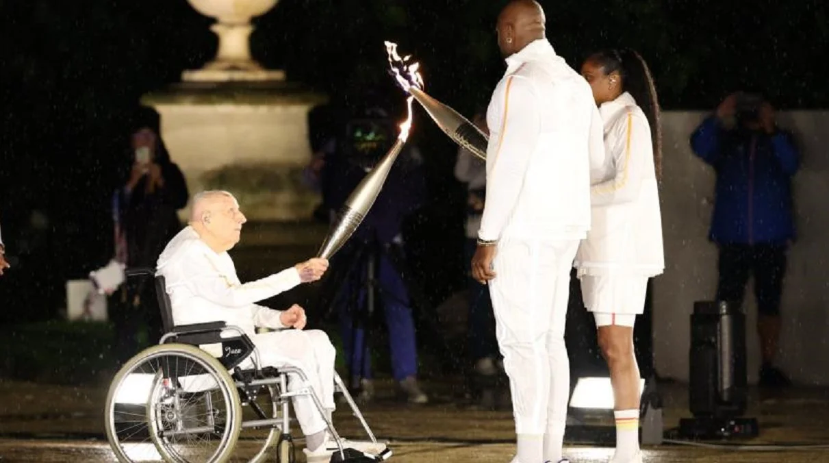 Кост на открытии Олимпиады-2024 / J. Woitas/POOL EUROPE/L'Équipe