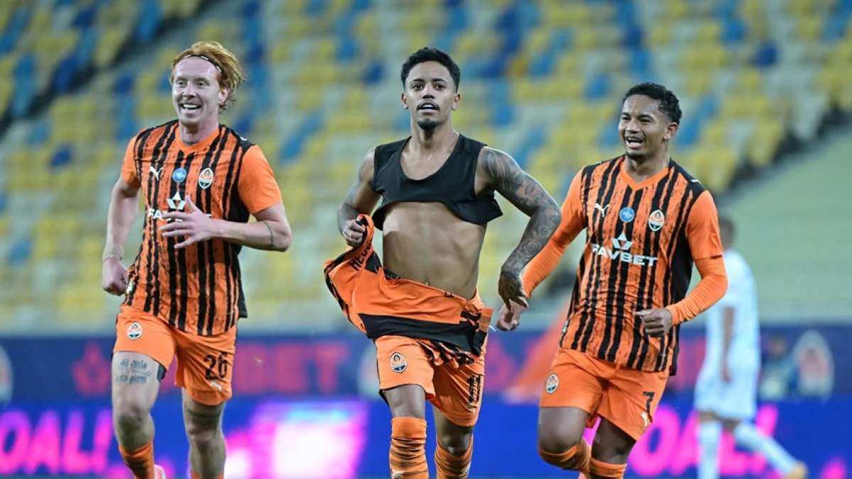 Ефим Конопля, Невертон и Эгиналдо / фото: ФК Шахтер