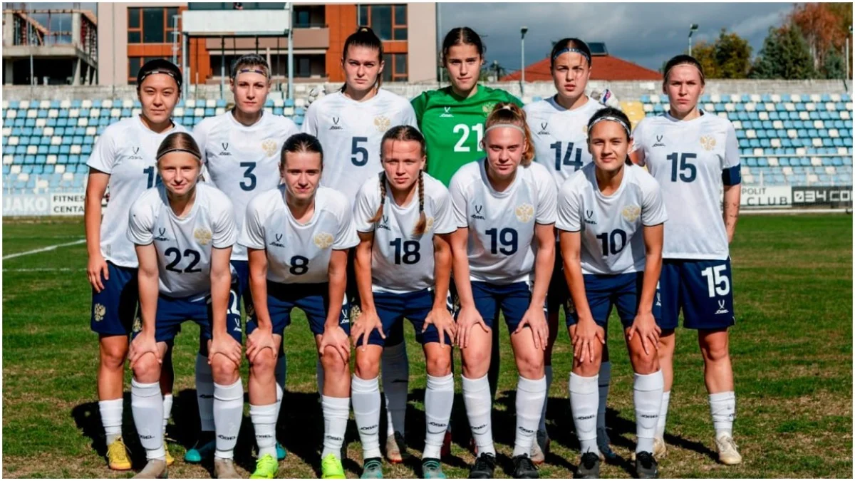 Жіноча збірна з футболу країни-агресора / Скріншот