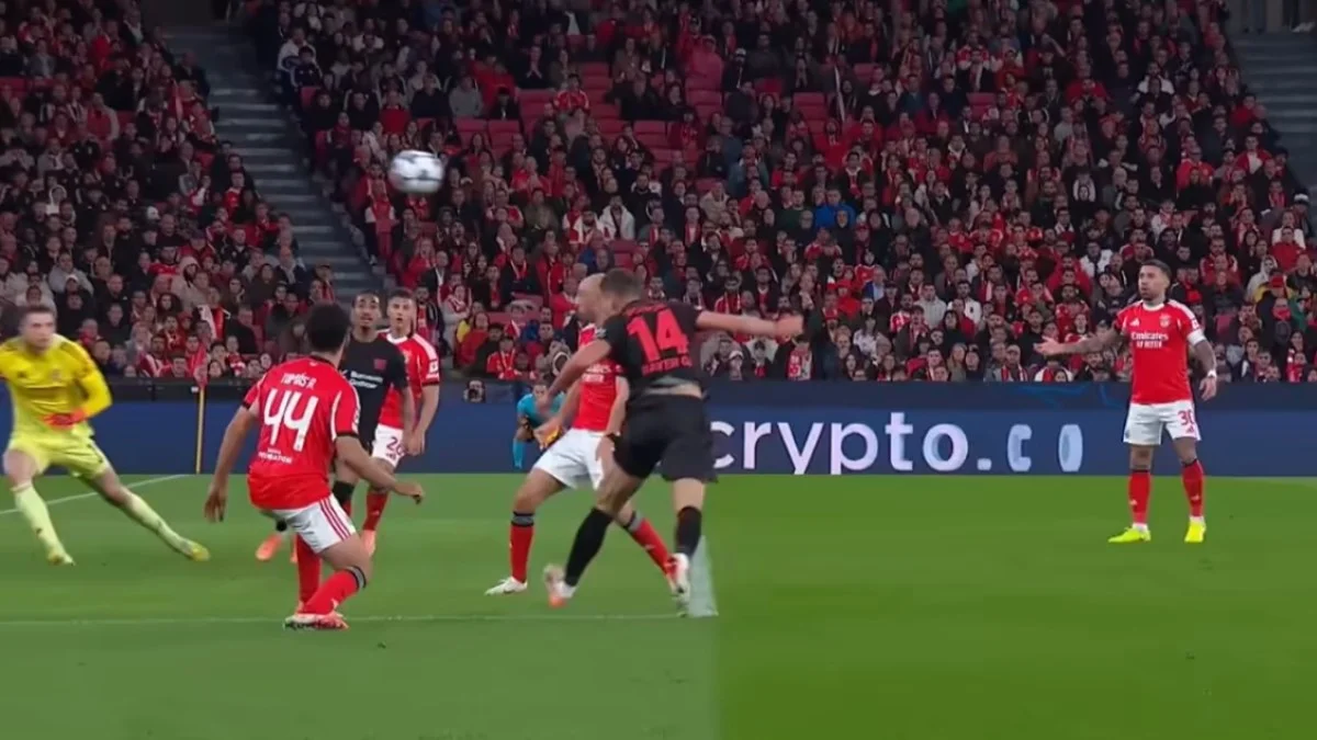 Бенфика – Байер – 0:1 – видео гола и обзор матча 05 11 2025 / скриншот