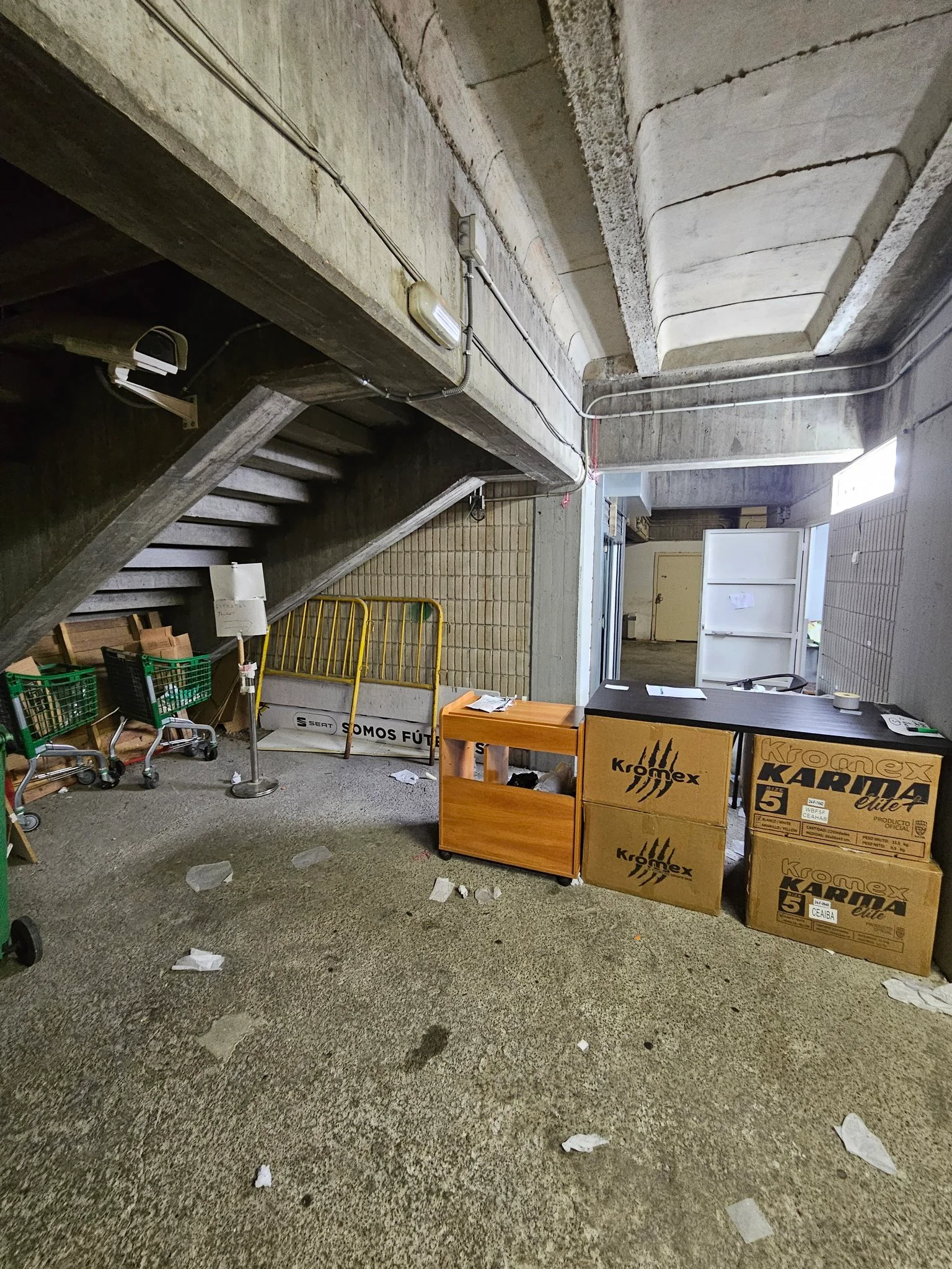 Фото к новости: Обидчики Зозули опозорились отвратительной раздевалкой для гостей в еврокубках – снова есть украинский след (ВИДЕО)