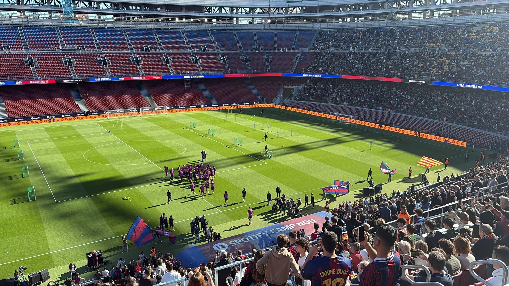 Камп Ноу готується до офіційних матчів / Diario Sport