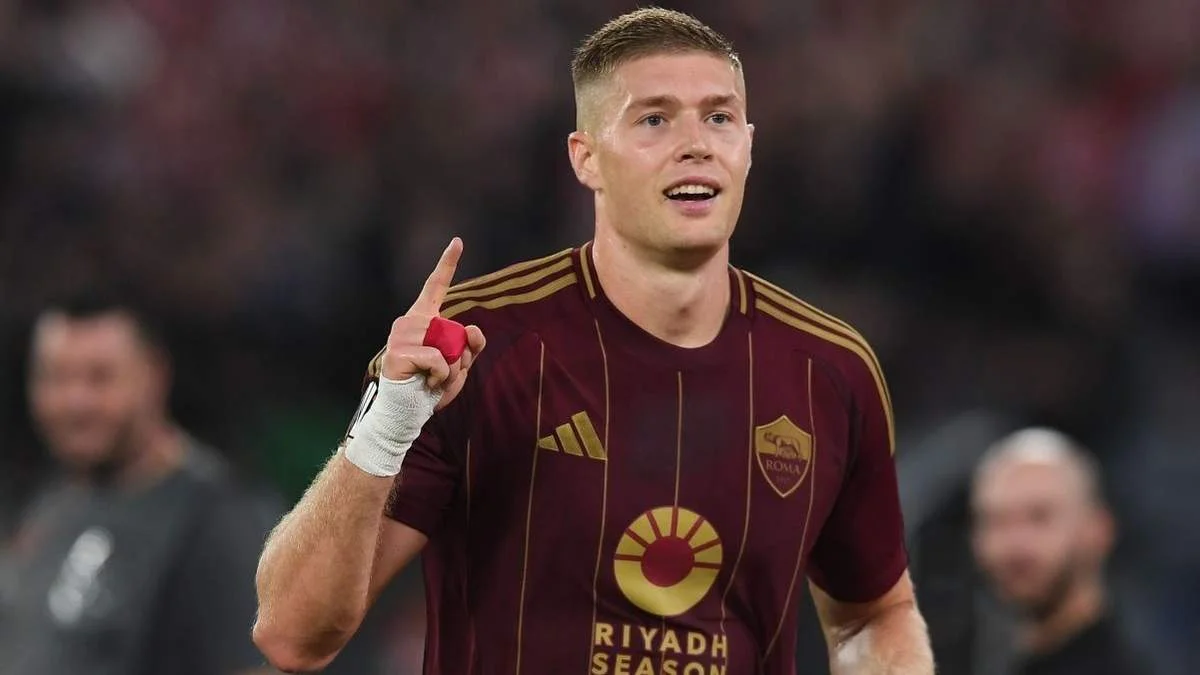 Фото к новости: Довбик из-за травмы покинул поле в матче Ромы – Ребров потерял еще одного игрока на важные матчи сборной Украины