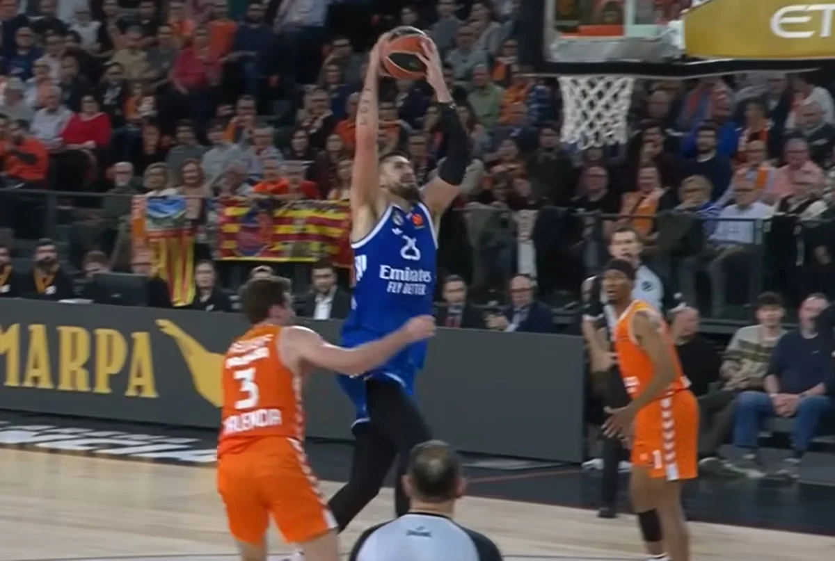 Алексей Лень принес Реалу 5 очков / скриншот