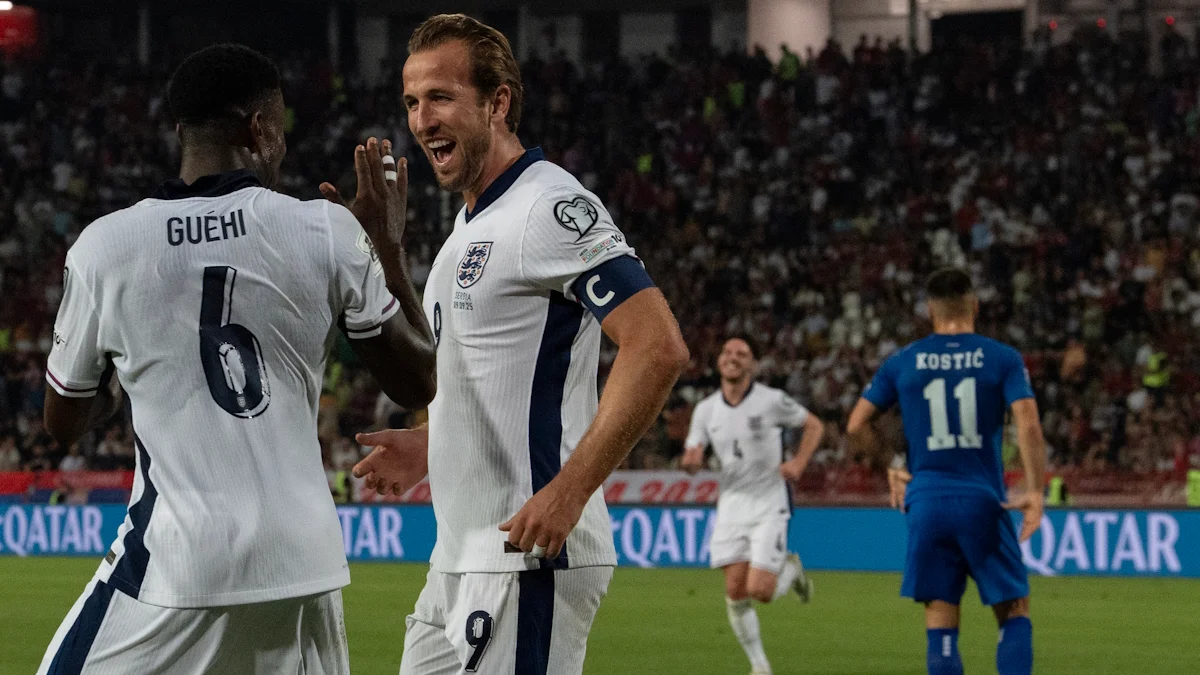 Марк Гехи и Харри Кейн против Сербии / Photo by Bradley Collyer/PA Images via Getty Images