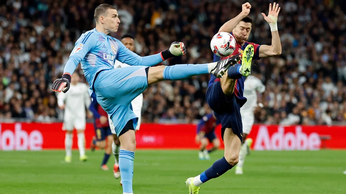 Андрій Лунін у матчі проти Барселони