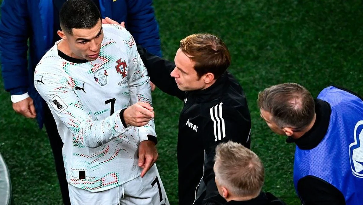 Криштиану Роналду и Хеймир Хадльгримссон / Piaras Ó Mídheach/Sportsfile