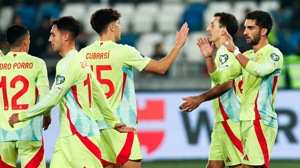 Збірна Іспанії святкує розгромну перемогу над Грузією / GIORGI ARJEVANIDZE/AFP via Getty Images