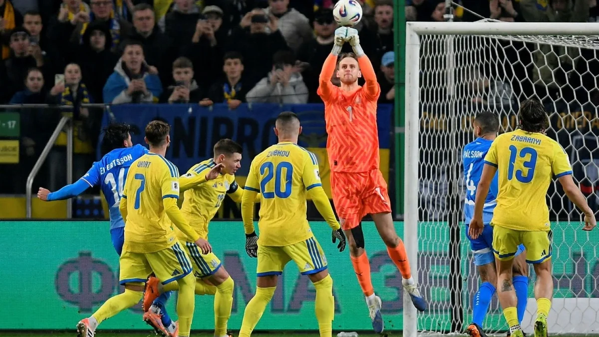 Еліас Олафссон / Ljósmynd/Alex Nicodim