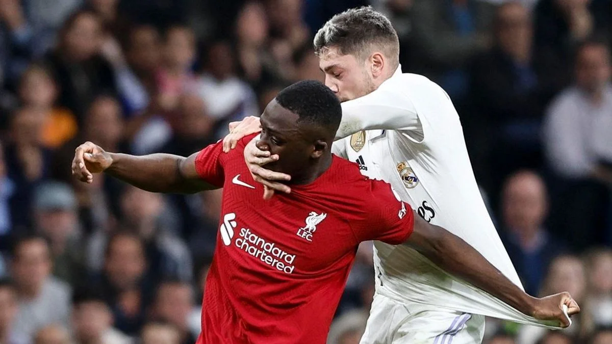 Конате против Вальверде из Реала / EFE