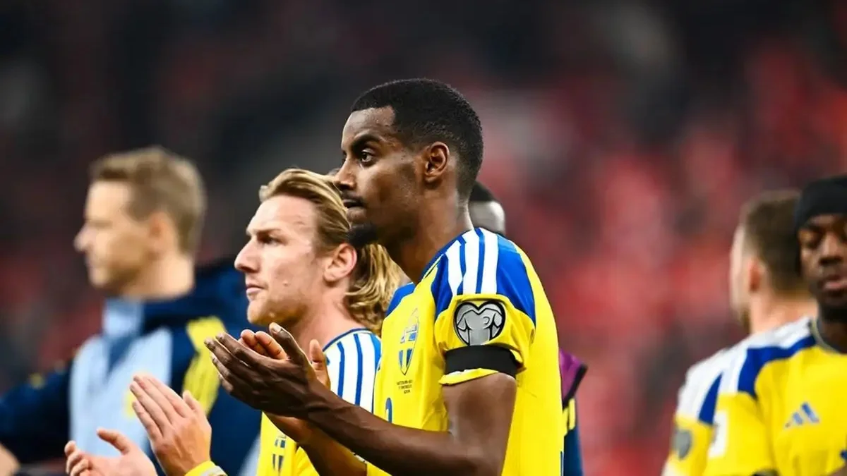 Александер Исак в составе сборной Швеции / TT